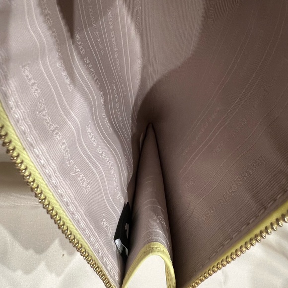 Kate Spade Large Wristlet New - Picture 8 of 8